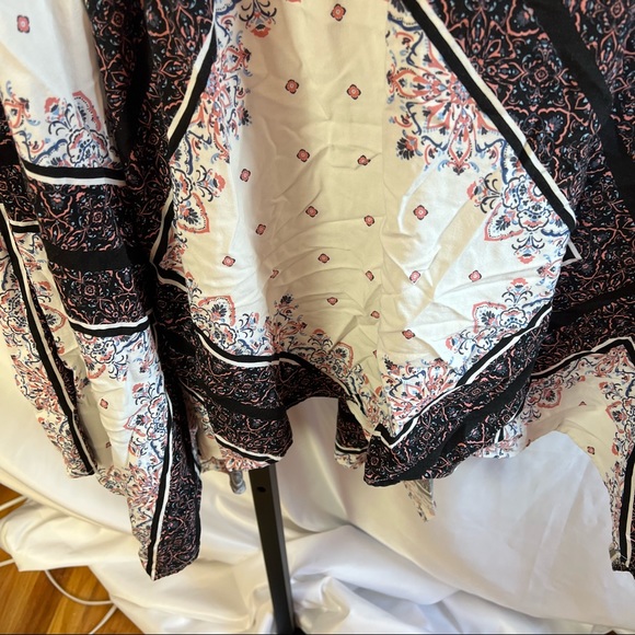 Torrid Floral Challis Handkerchief Dress, size 00 (10) - Picture 4 of 9